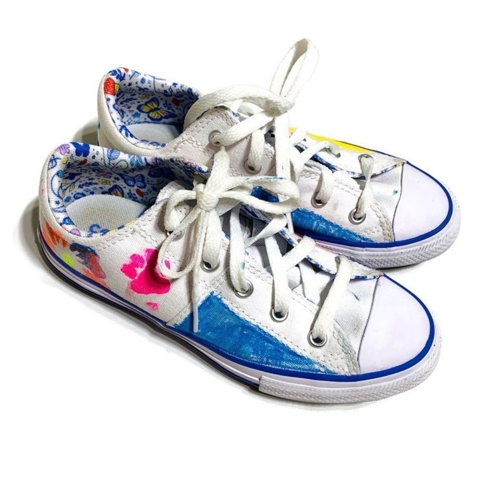 𝅺CONVERSE size‎ 2 painted sneakers